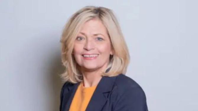 Armstrong backs fair pay for healthcare workers