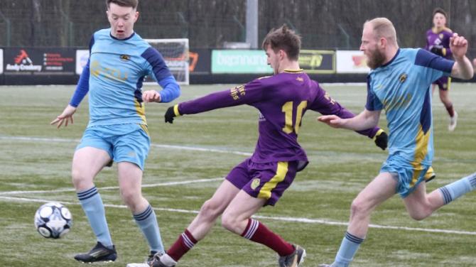 Mountfield ease into next round